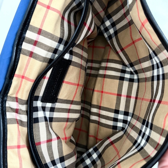 Burberry Children's backpack with a monster. - Picture 7 of 12